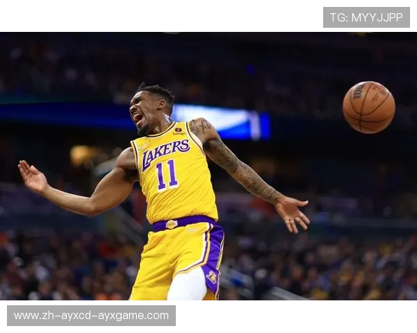 湖人VS太阳赛事回顾解析詹姆斯持球突破战术价值